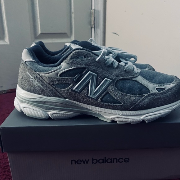 LIMITED EDITION LEVI’S x NEW BALANCE 990v3 “ELEPHANT SKIN” SUEDE - Picture 6 of 7